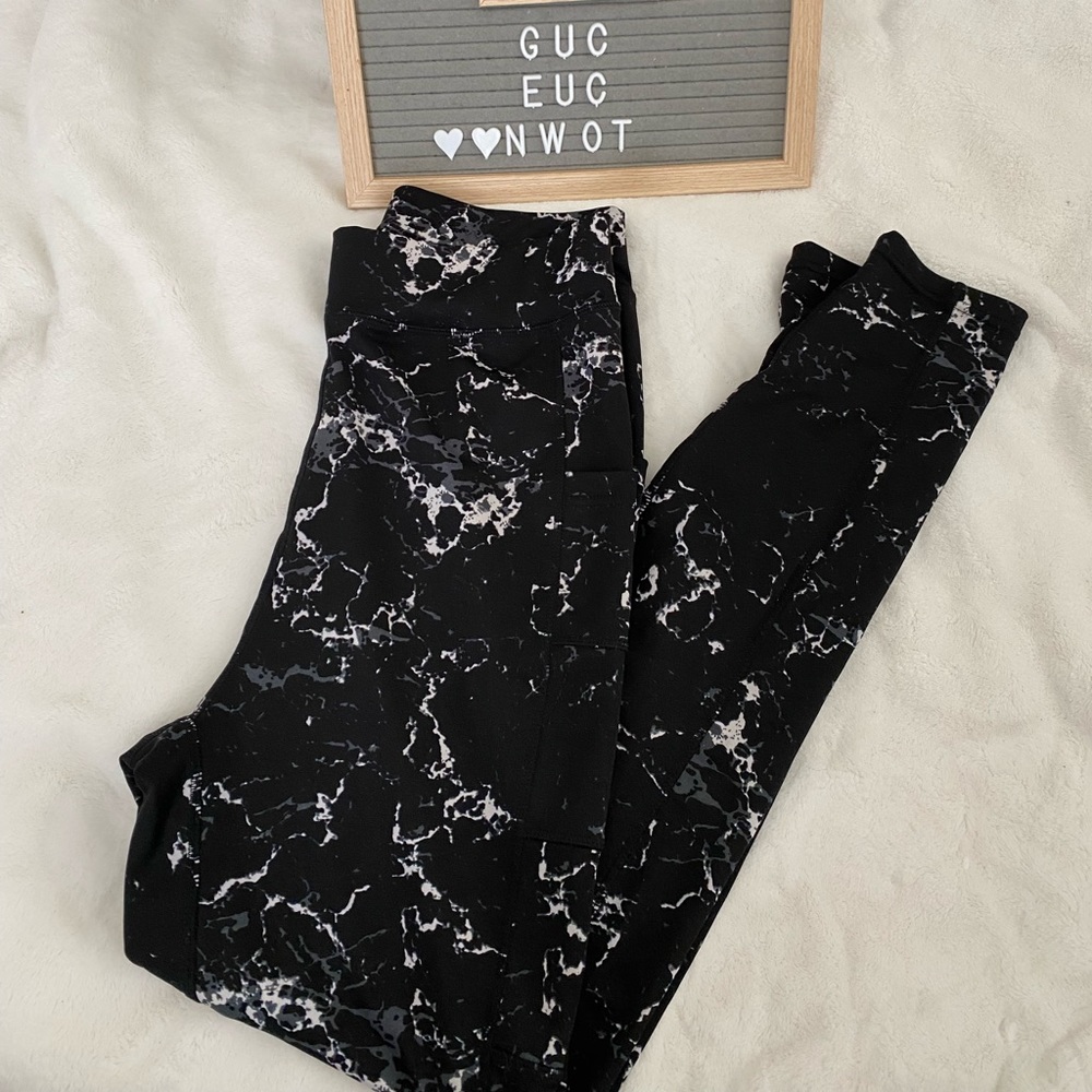 Popfit black marble leggings w/pockets